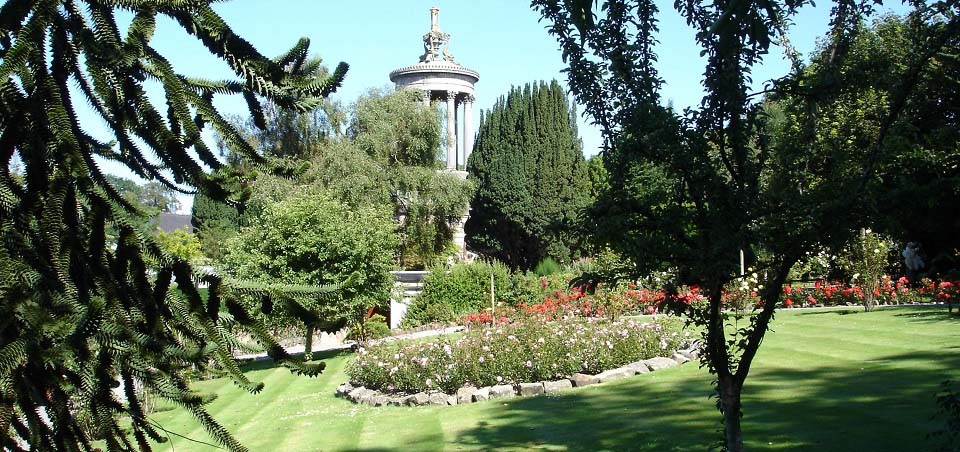 Burns Memorial Alloway Gardens image