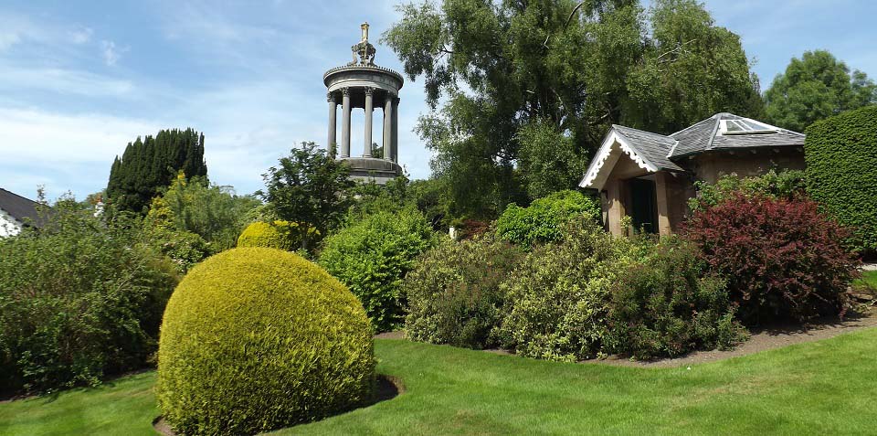 Alloway Gardens Statue House image