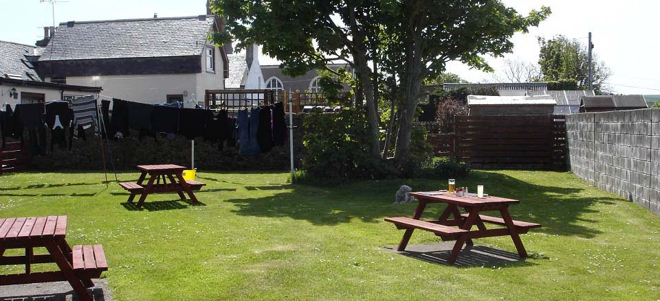 Kings Arms Hotel Ballantrae beer garden image