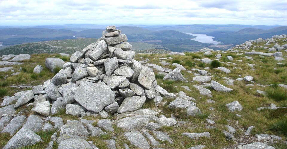 Mullwarchar Hill view north to Loch Doon image